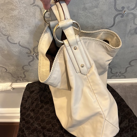 Authentic Gucci Calfskin Large Horsebit Chain Hobo Off white - Picture 2 of 8